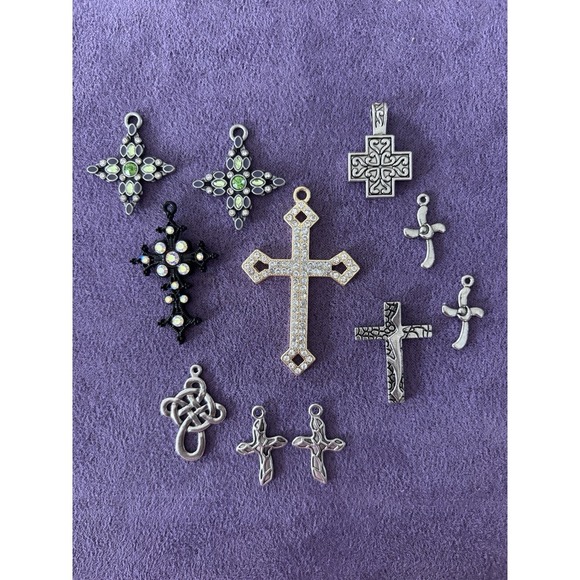 11. Crosses Three Are Pairs‎ And Can Be Used For Earrings Or As A Pendant. 3043 - Picture 1 of 5